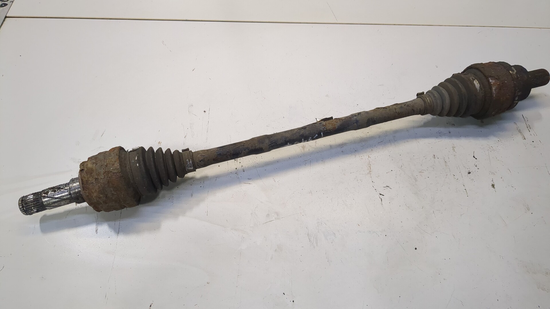 Полуось задняя