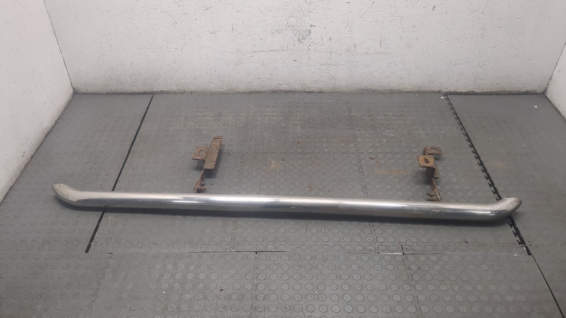 Подножка левая