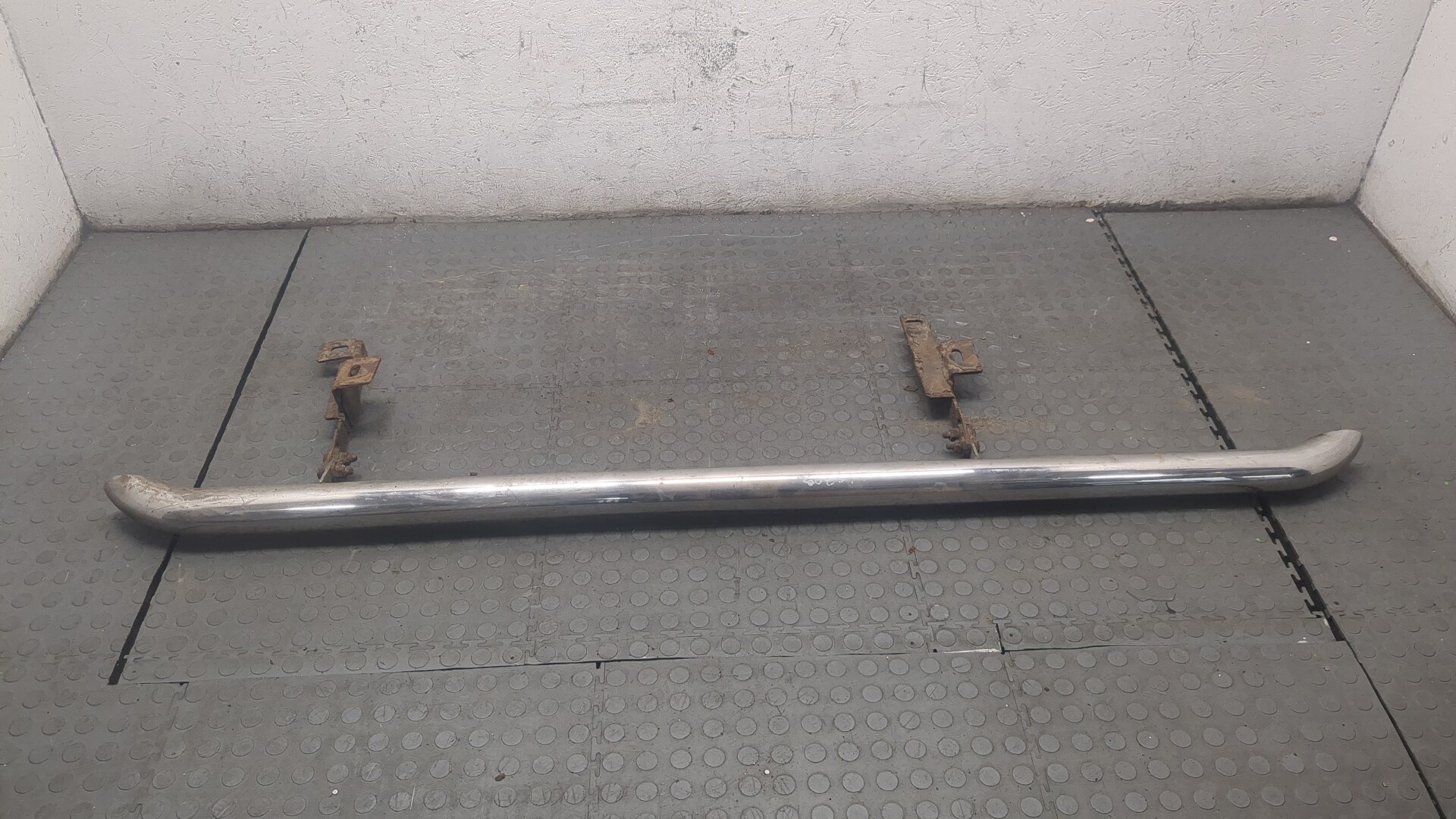 Подножка правая