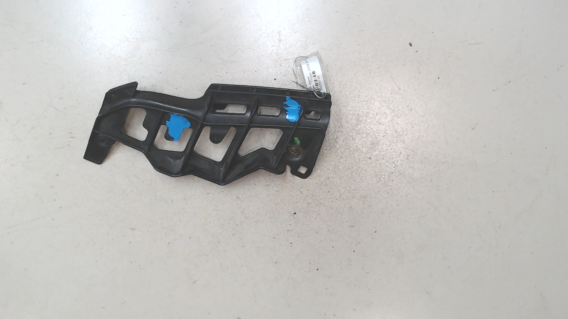 Кронштейн фар правый