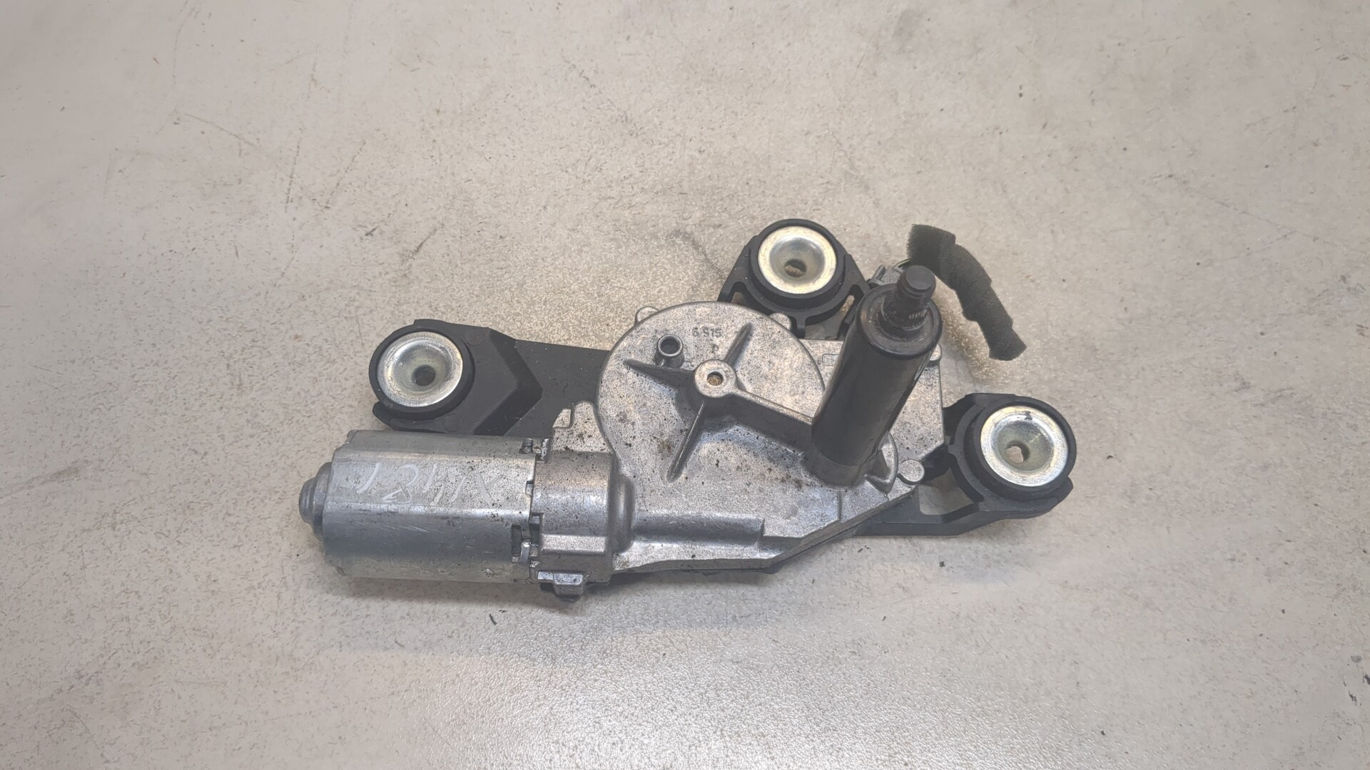 Моторчик стеклоочистителя задний