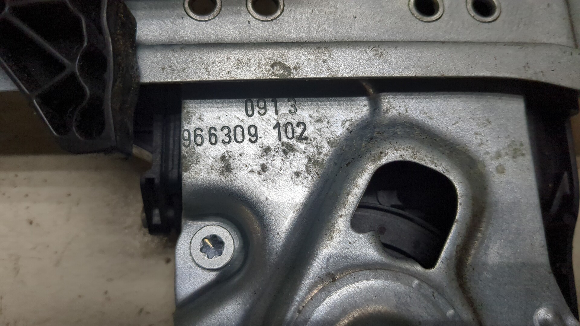 Стеклоподъемник электр. задний правый