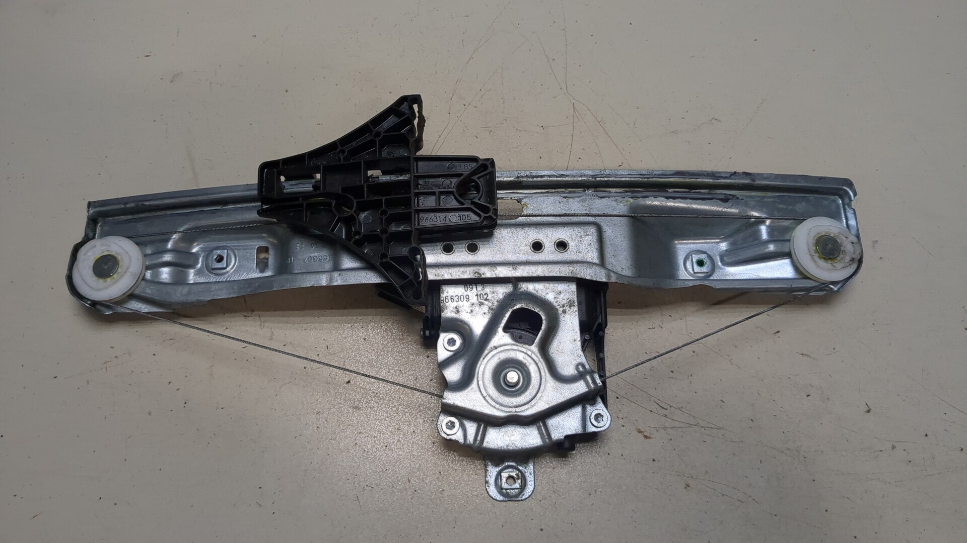 Стеклоподъемник электр. задний правый