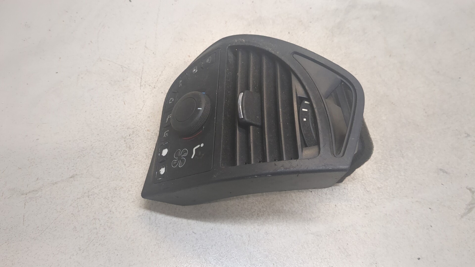 Переключатель отопителя