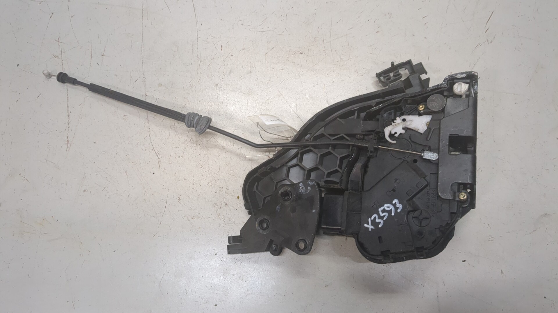 Замок двери задней правой