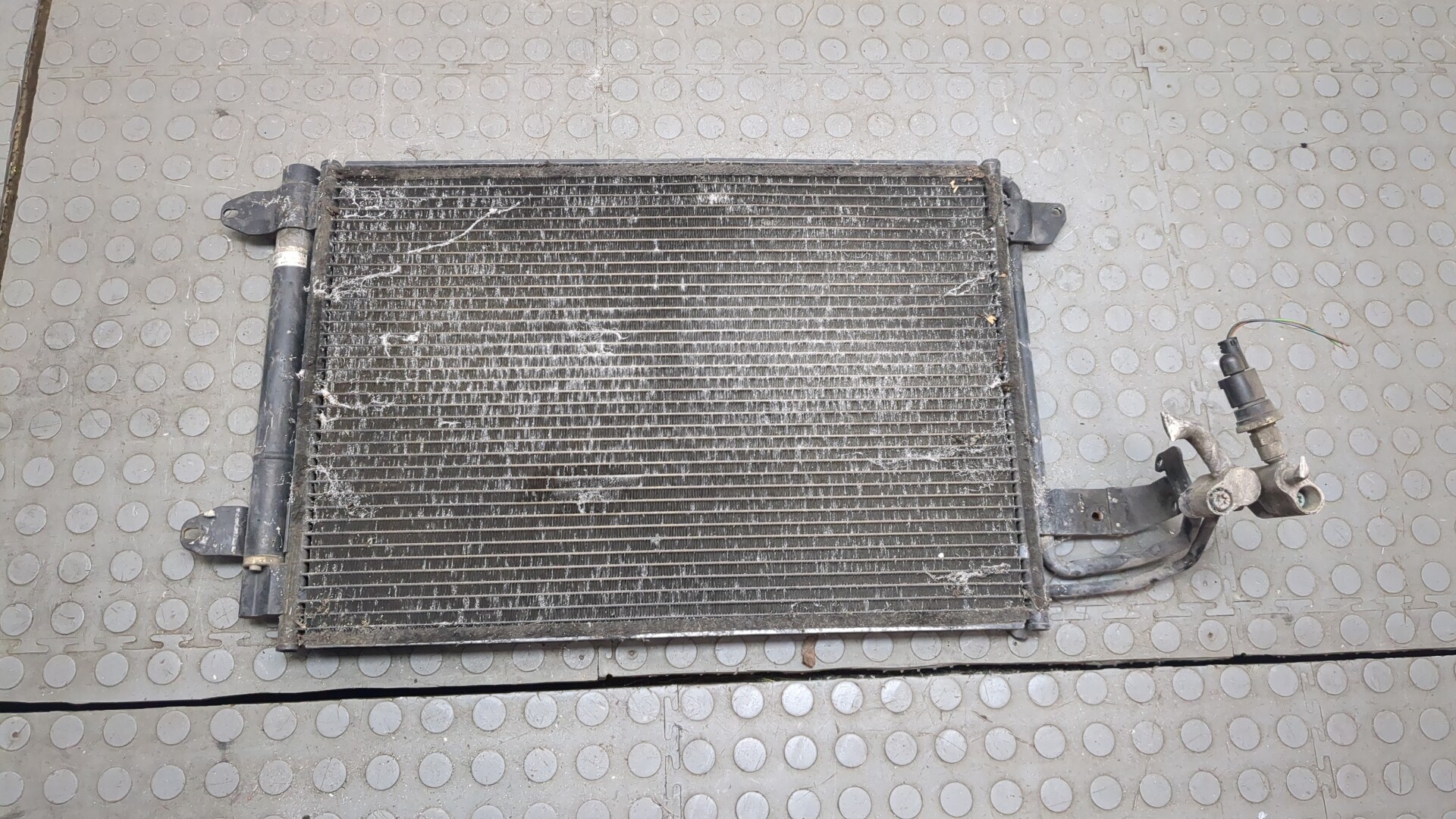 Радиатор кондиционера / конденсер