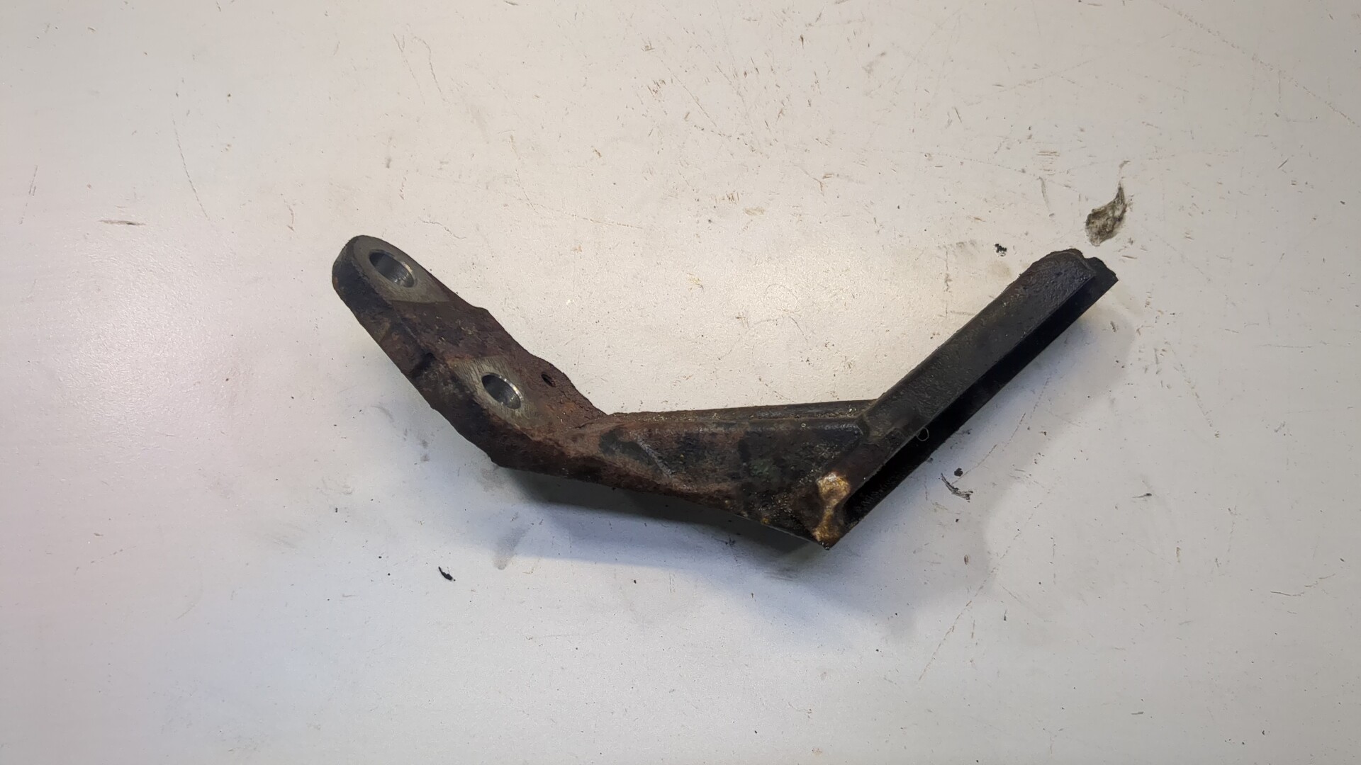 Кронштейн двигателя