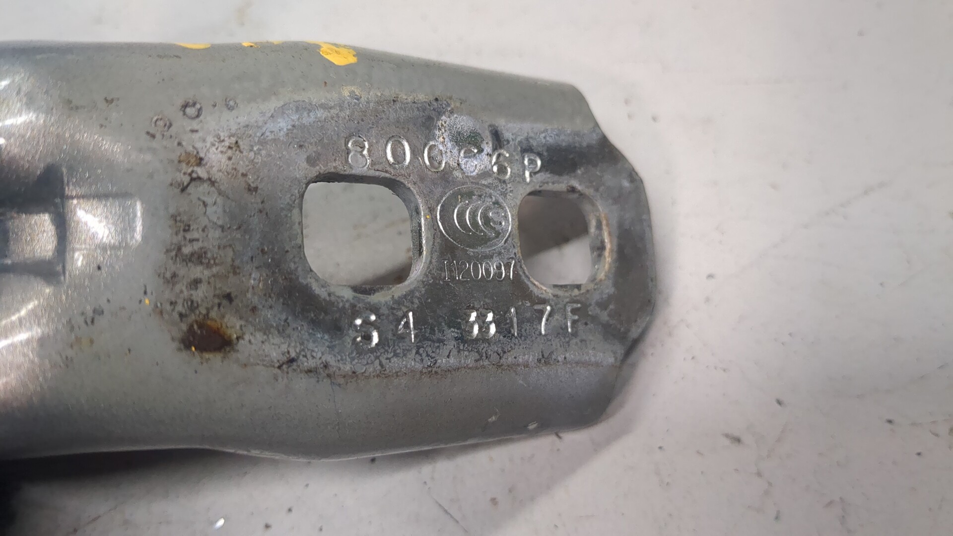 Петля двери