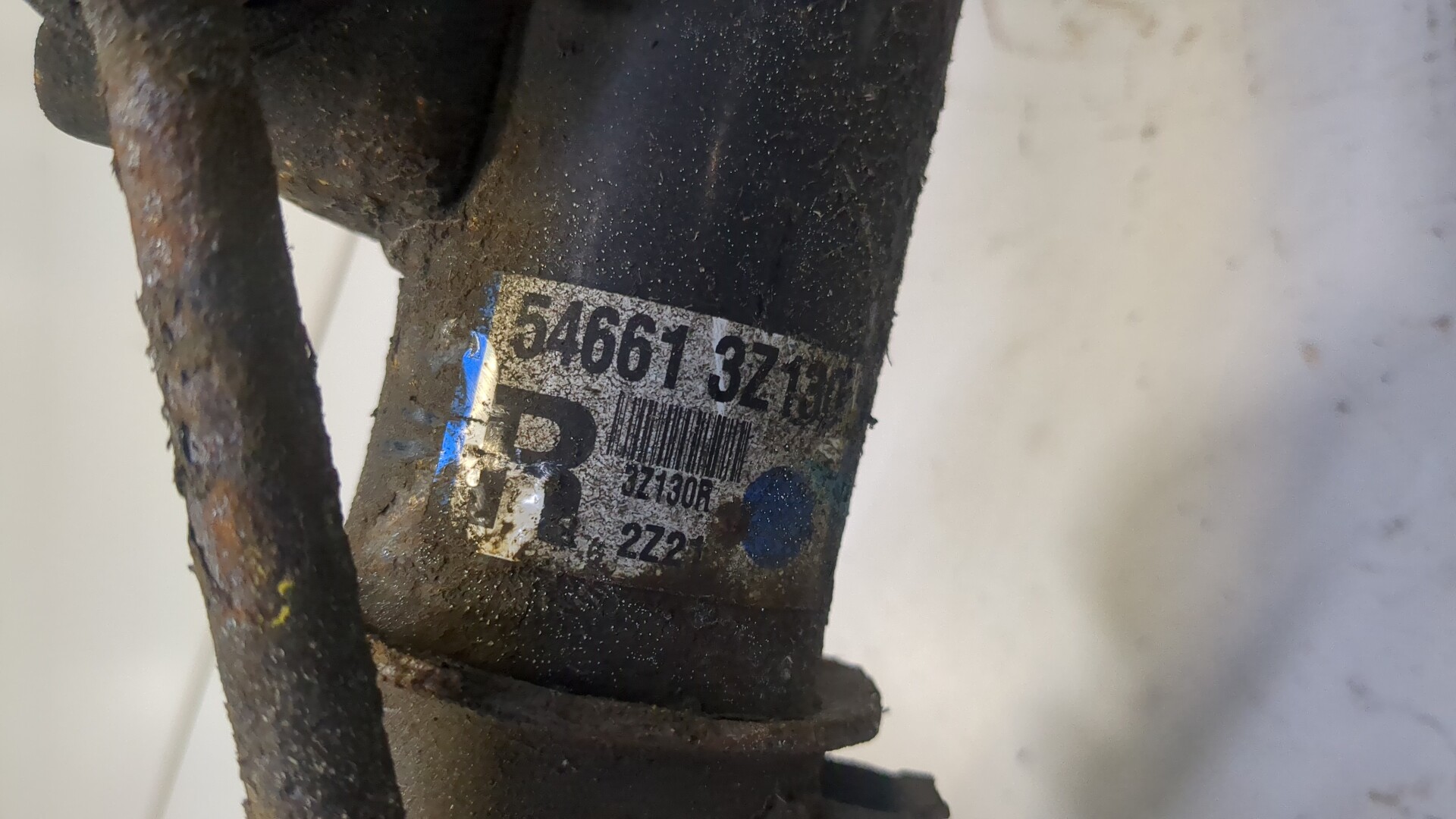 Амортизатор передний правый