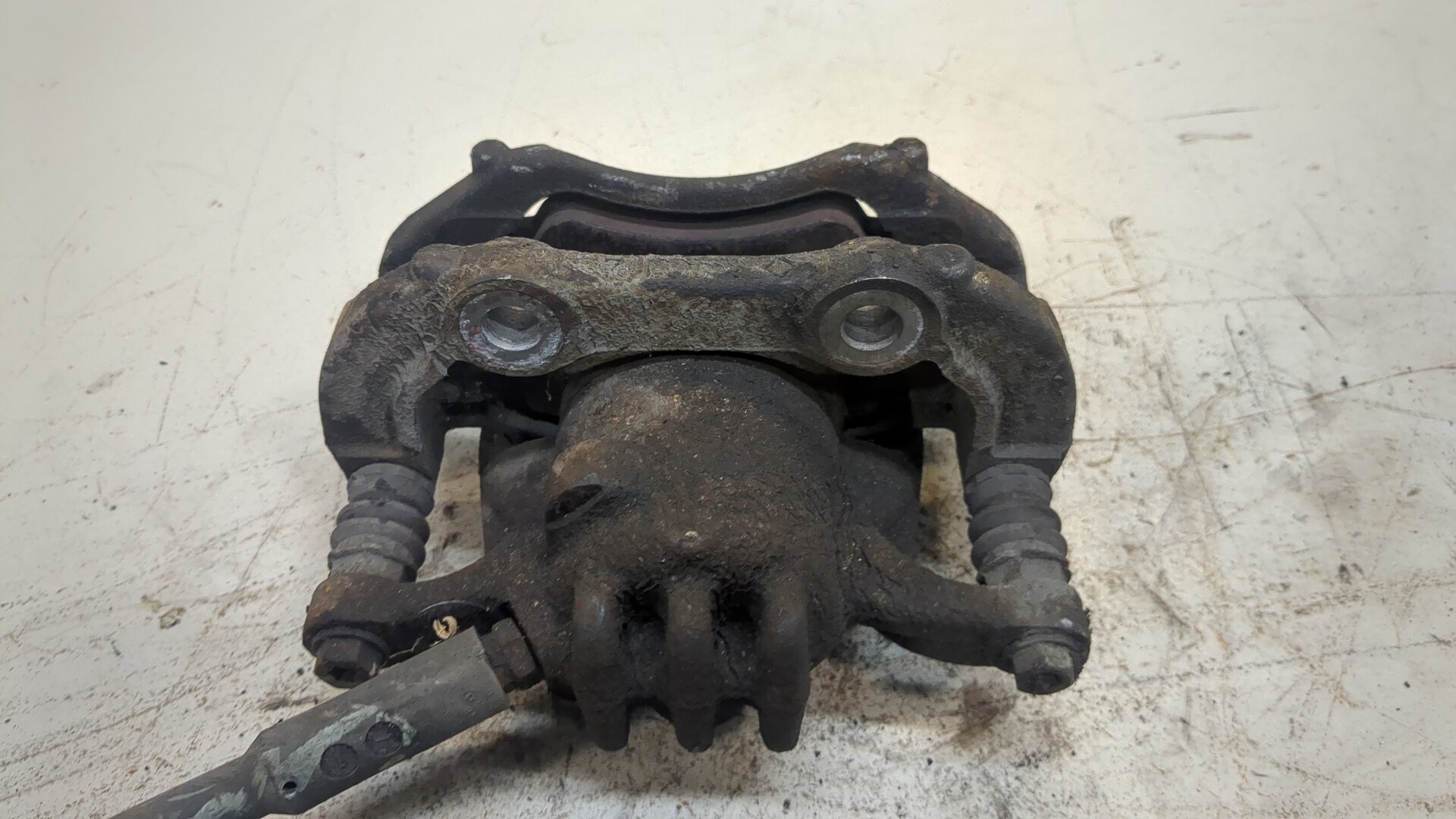 Суппорт передний правый