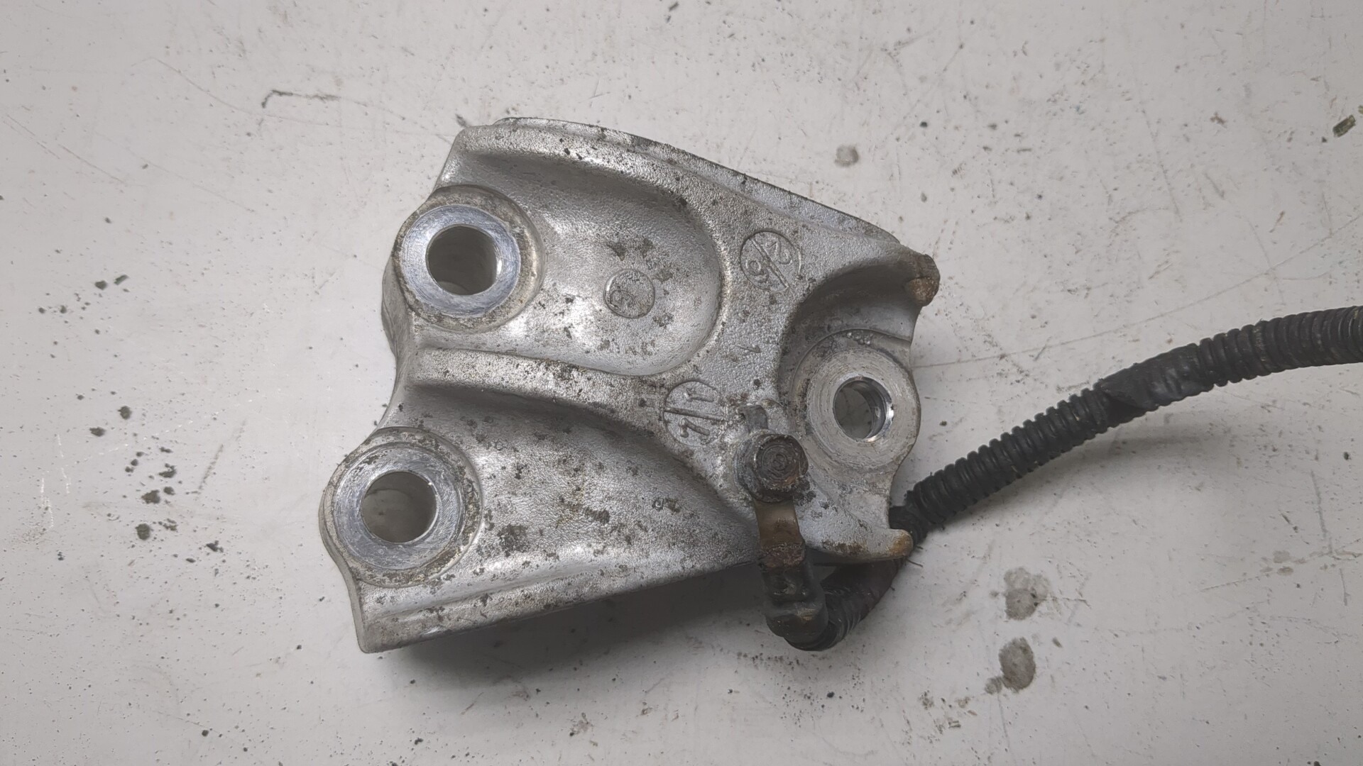 Кронштейн двигателя