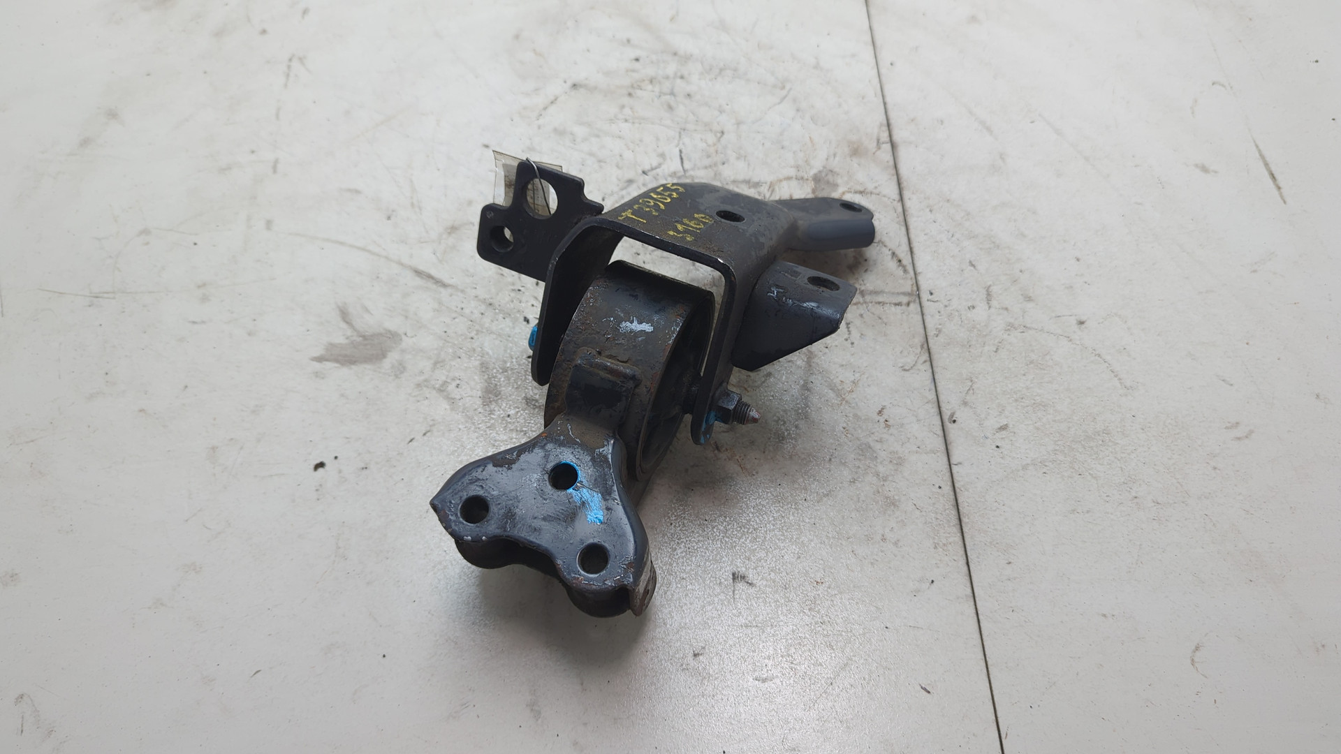 Опора двигателя