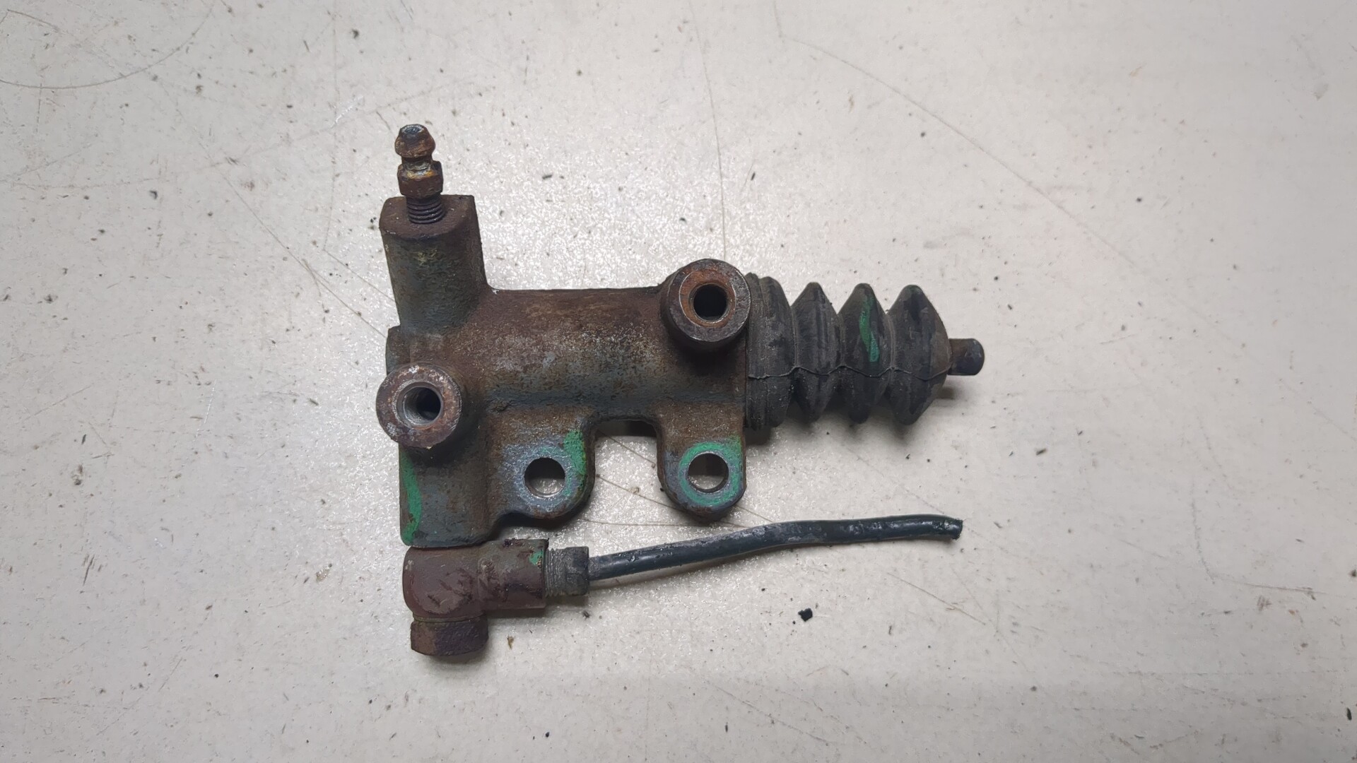 Цилиндр сцепления рабочий