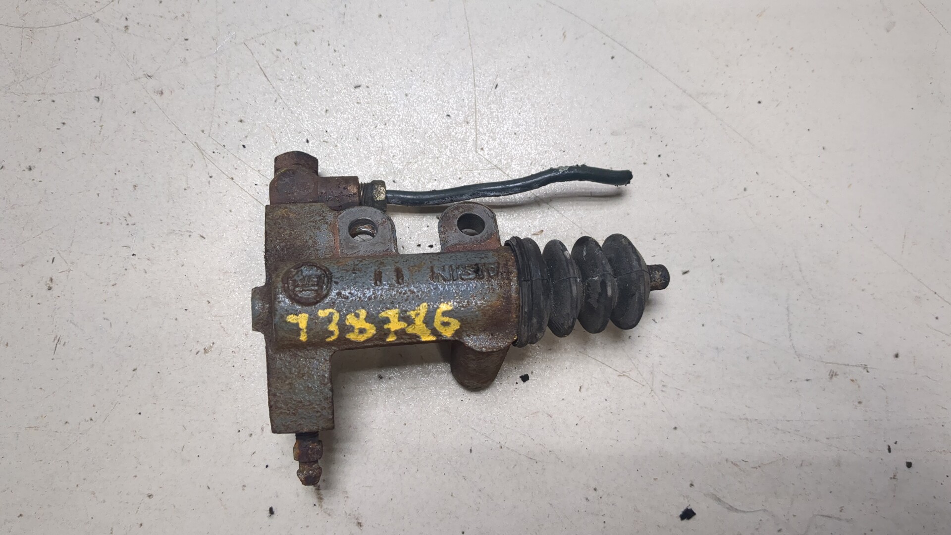 Цилиндр сцепления рабочий