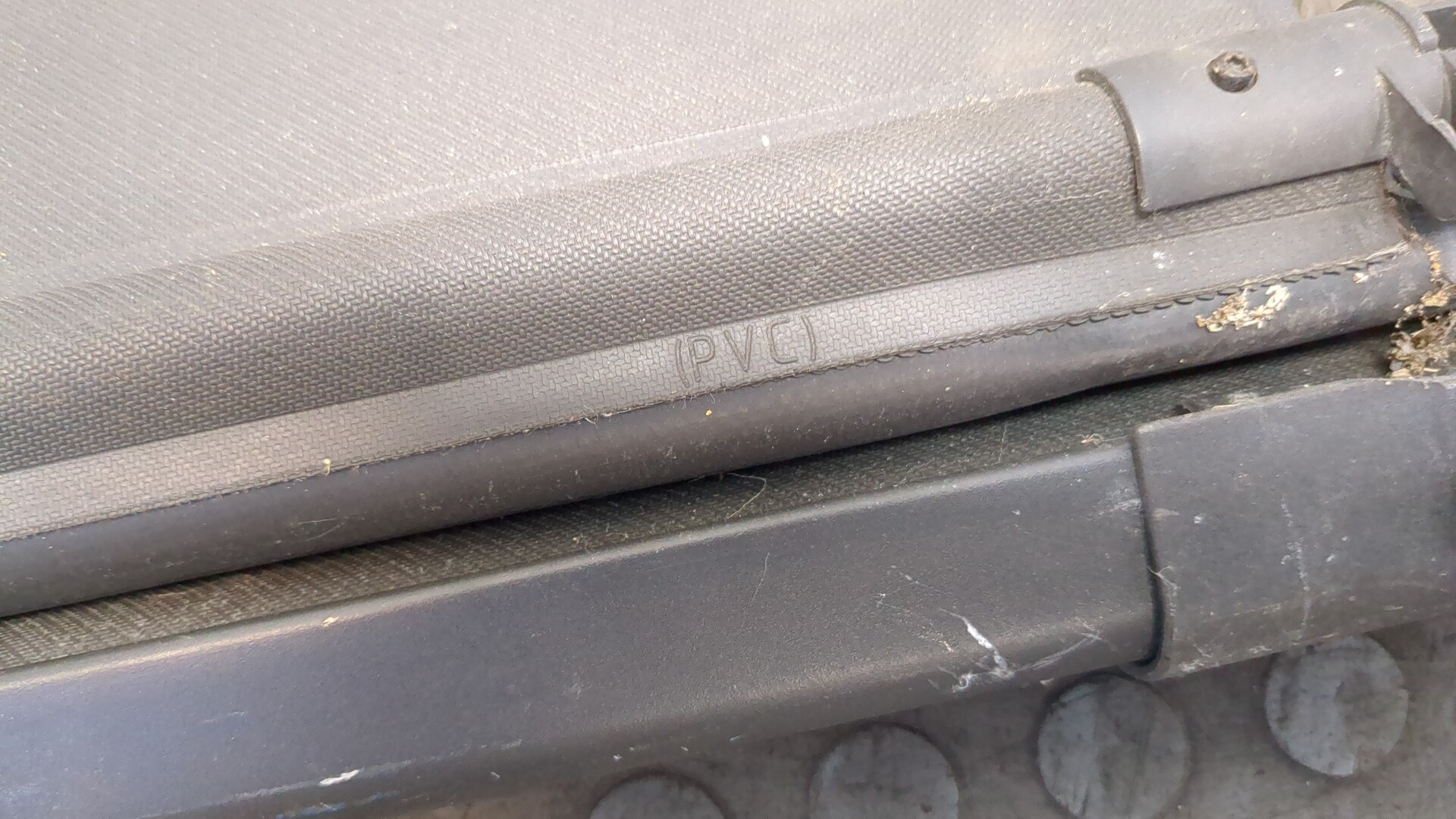 Шторка багажника