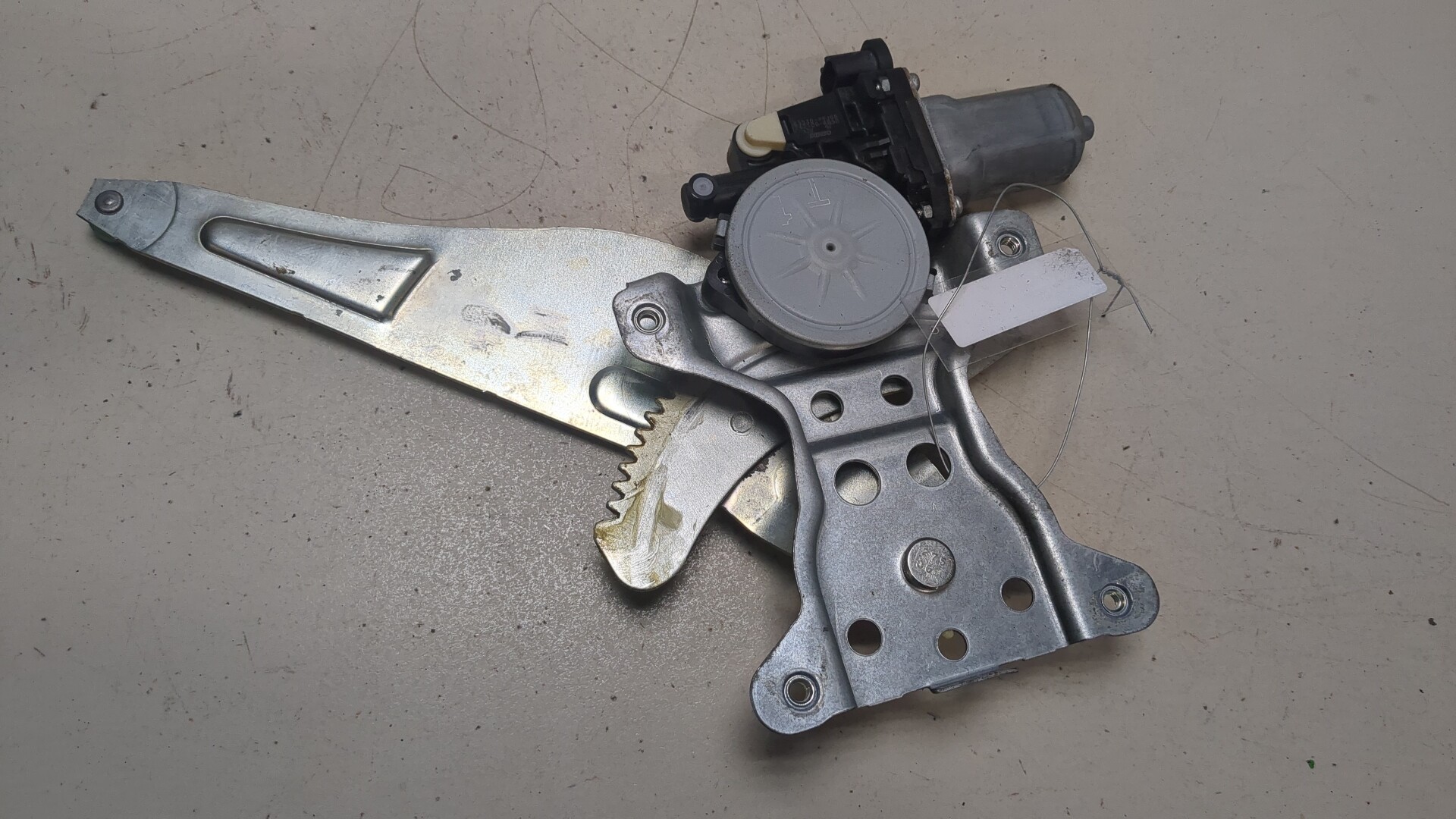 Стеклоподъемник электр. задний правый