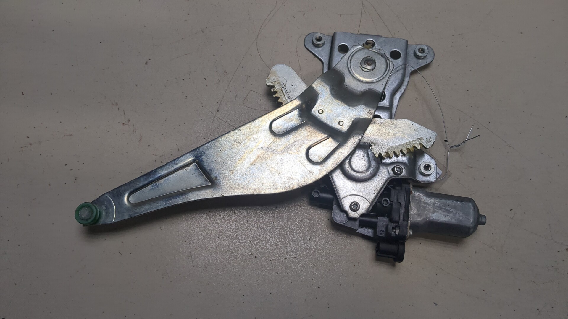 Стеклоподъемник электр. задний правый