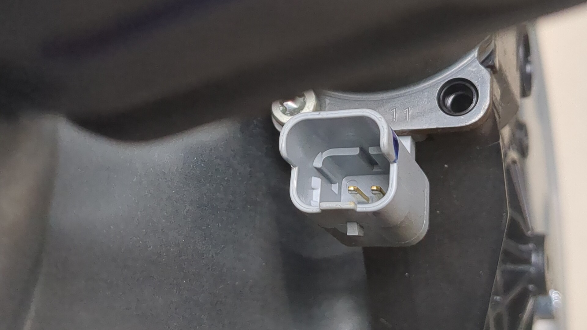 Стеклоподъемник электр. задний правый