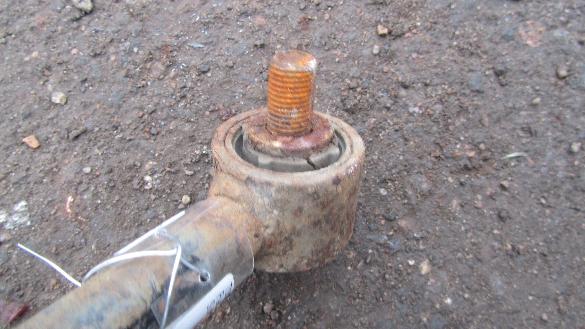 Рычаг задний левый