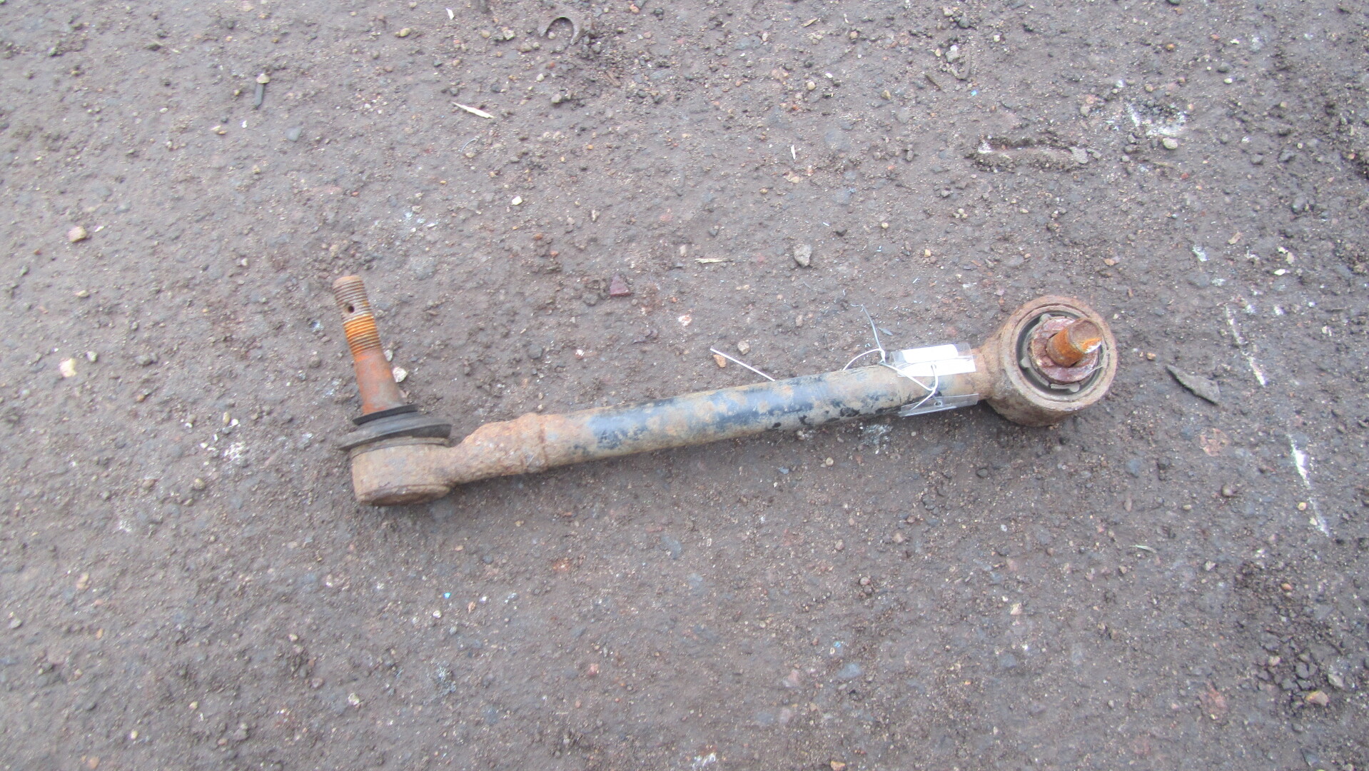 Рычаг задний левый