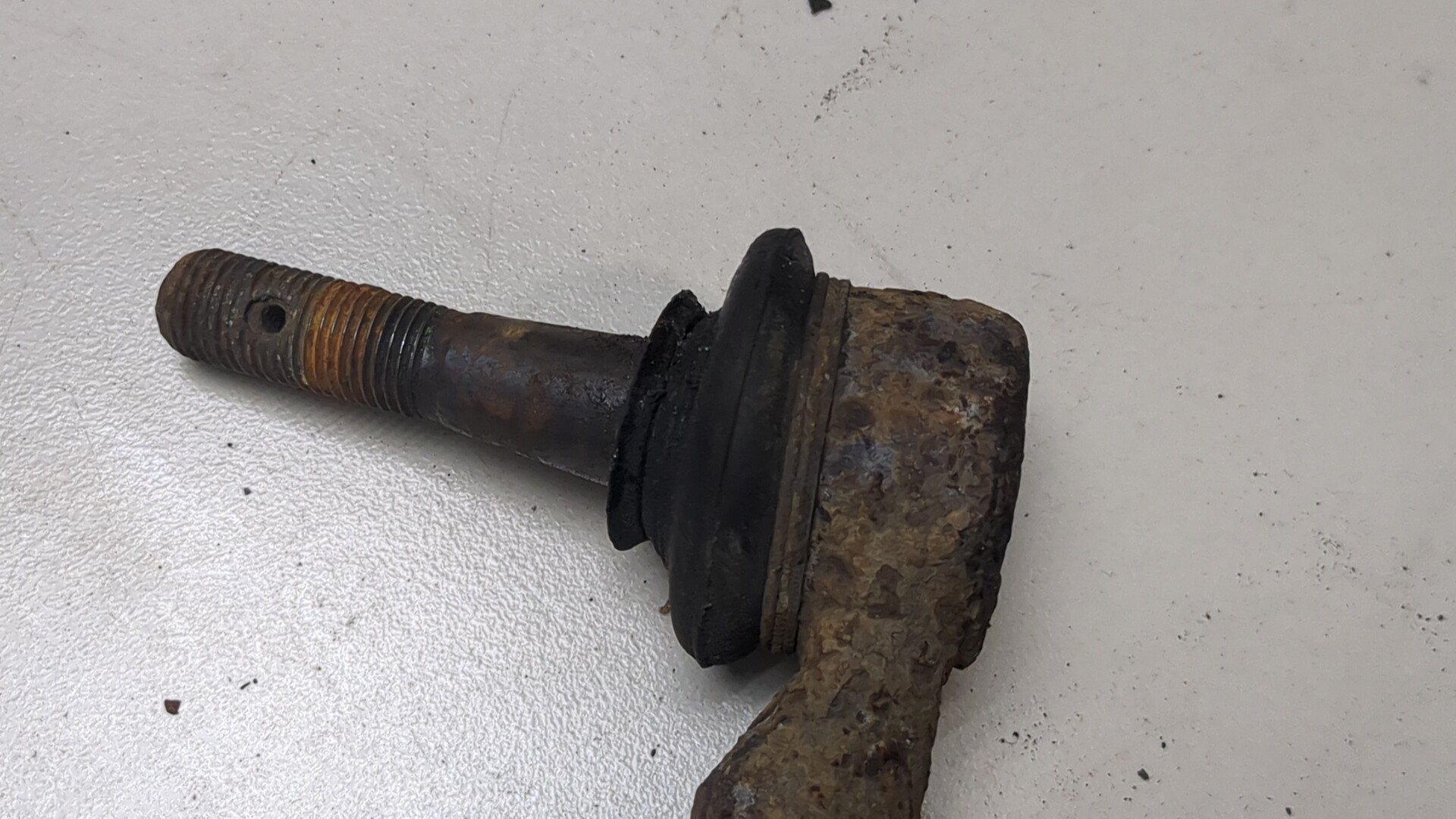 Рычаг задний левый