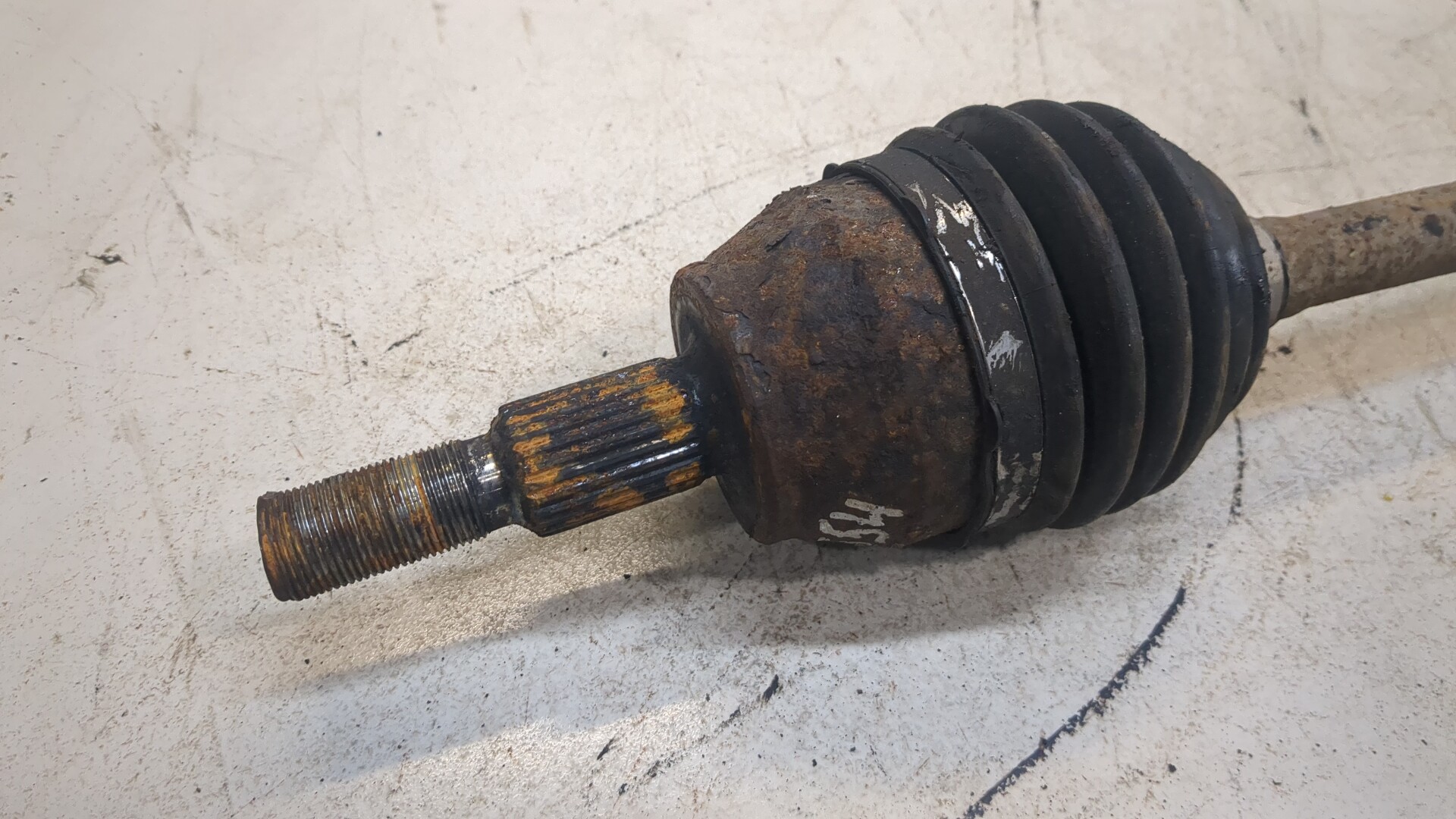 Полуось передняя левая