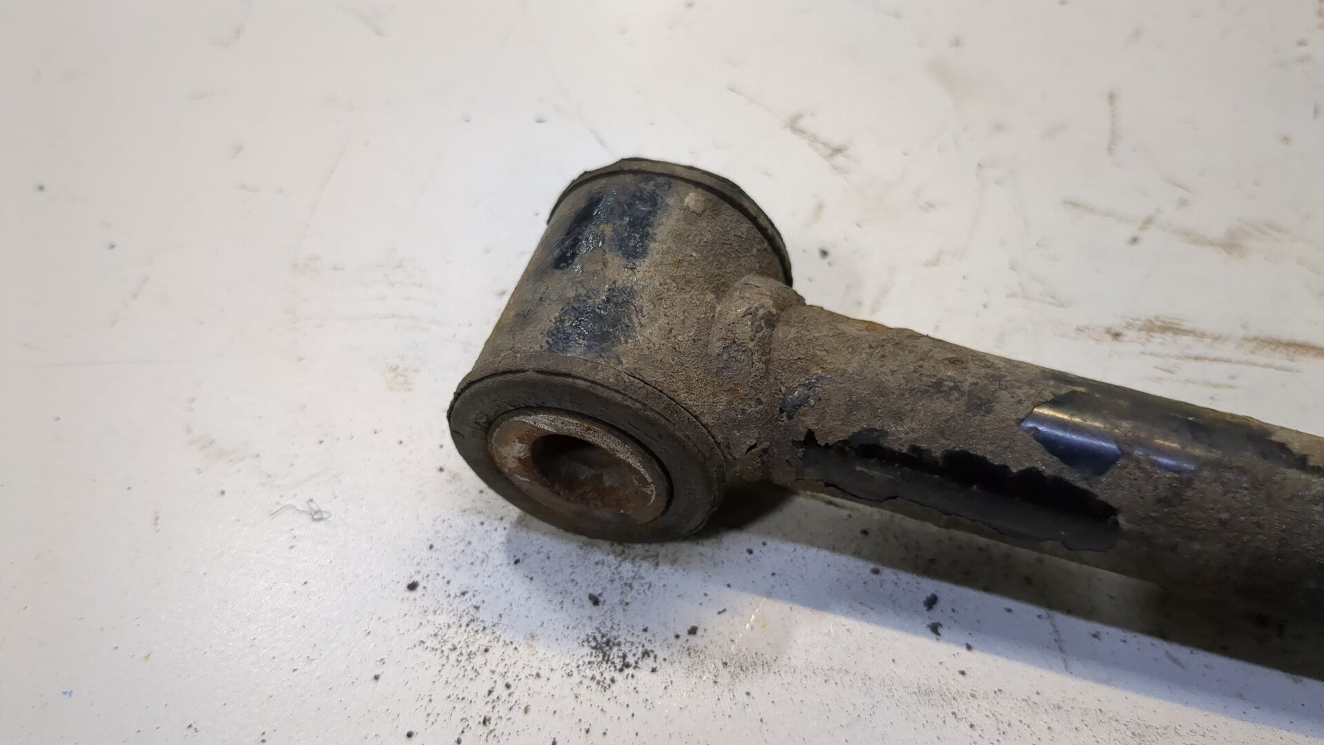 Рычаг задний