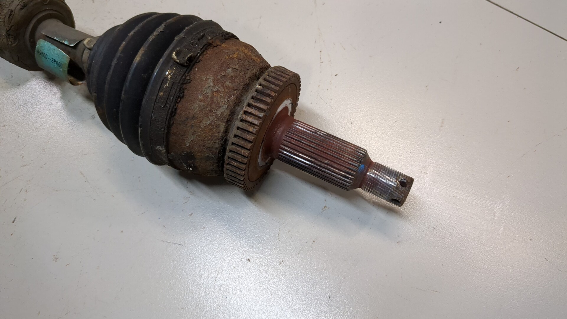 Полуось передняя левая