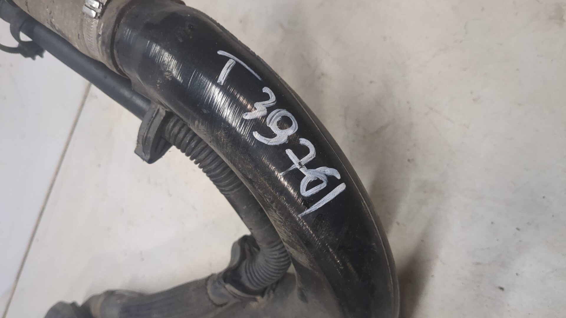 Горловина топливного бака