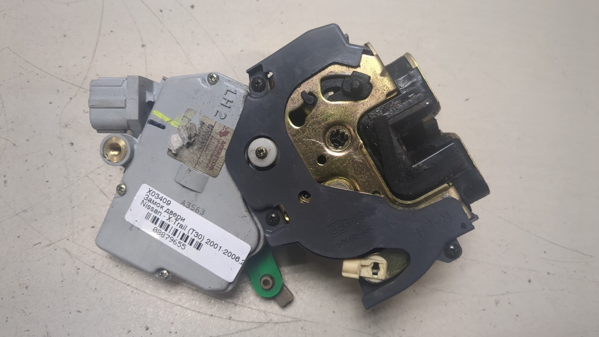 Замок двери задней левой