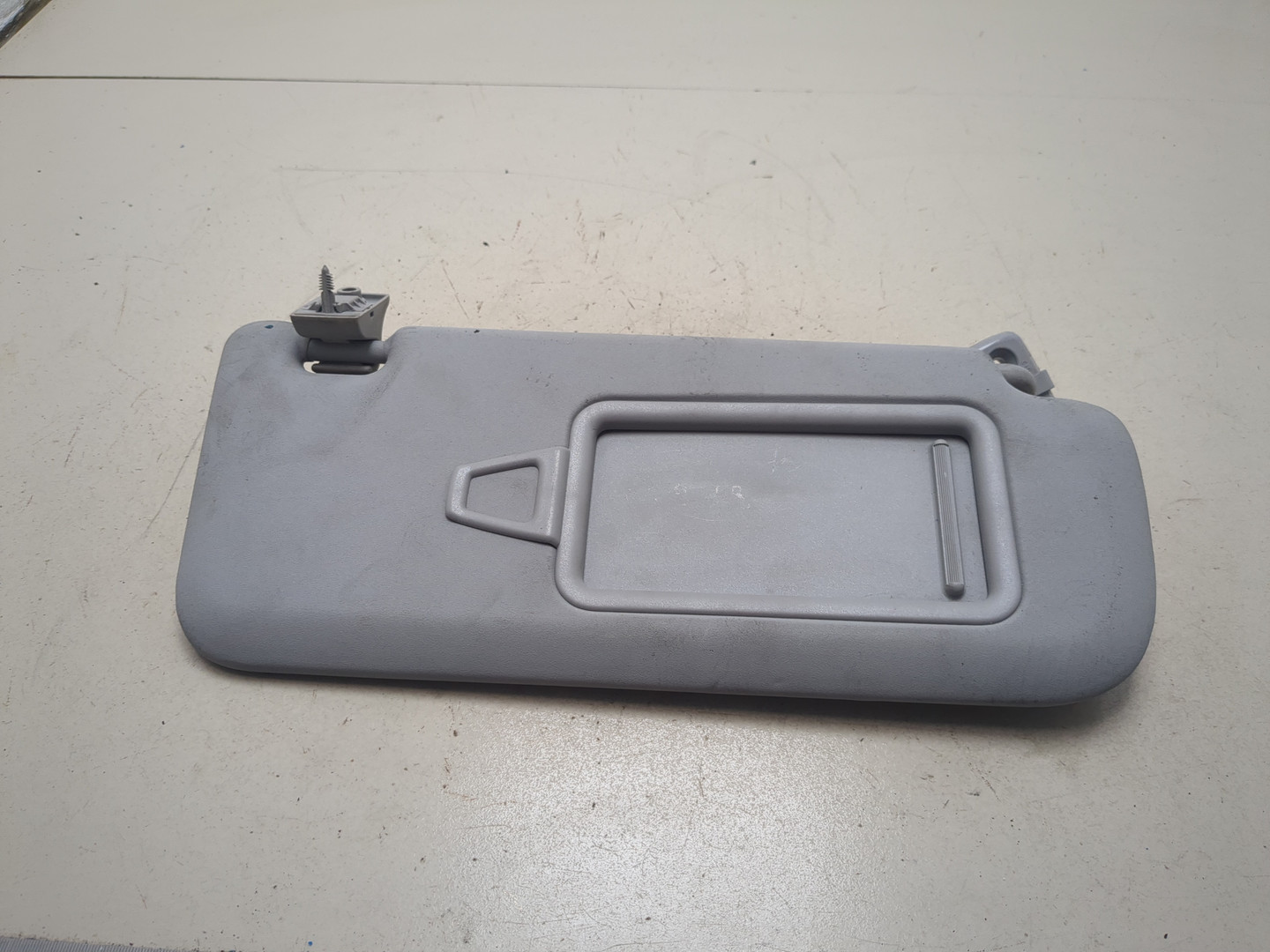 Козырек солнцезащитный