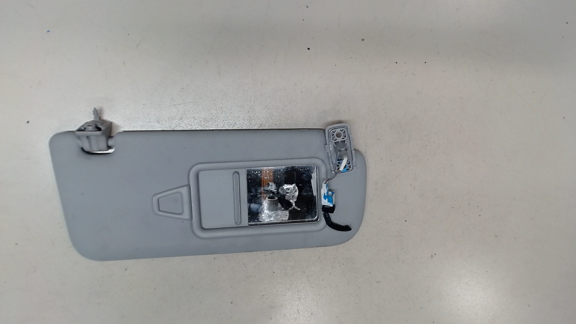 Козырек солнцезащитный