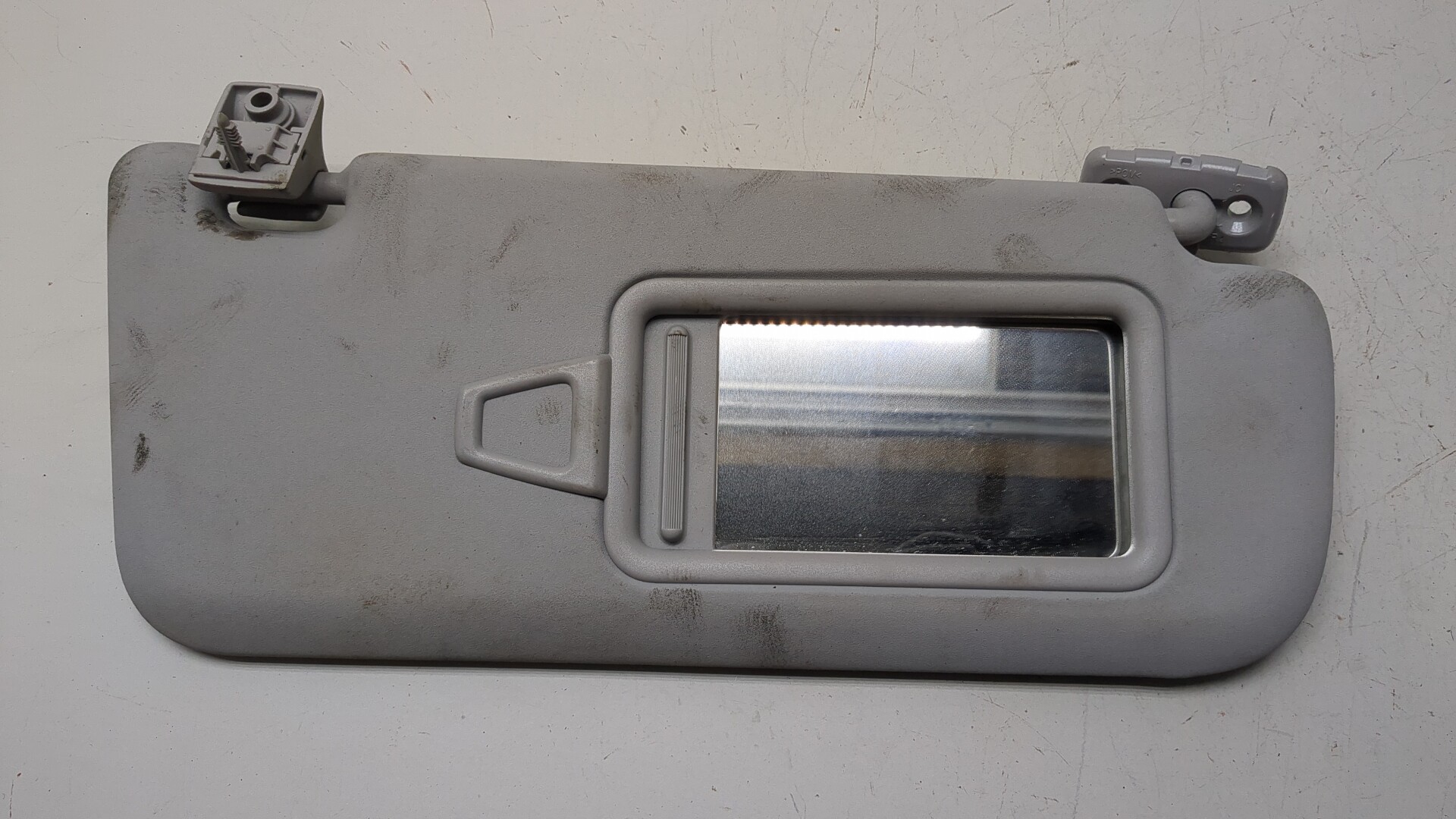 Козырек солнцезащитный