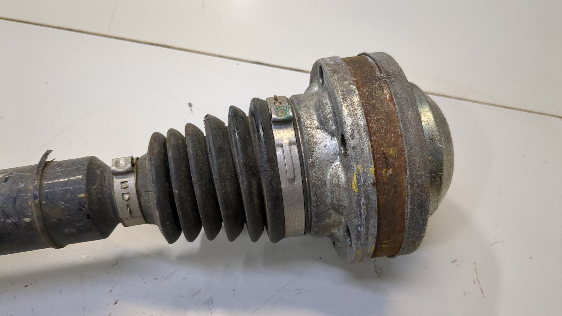 Полуось передняя правая