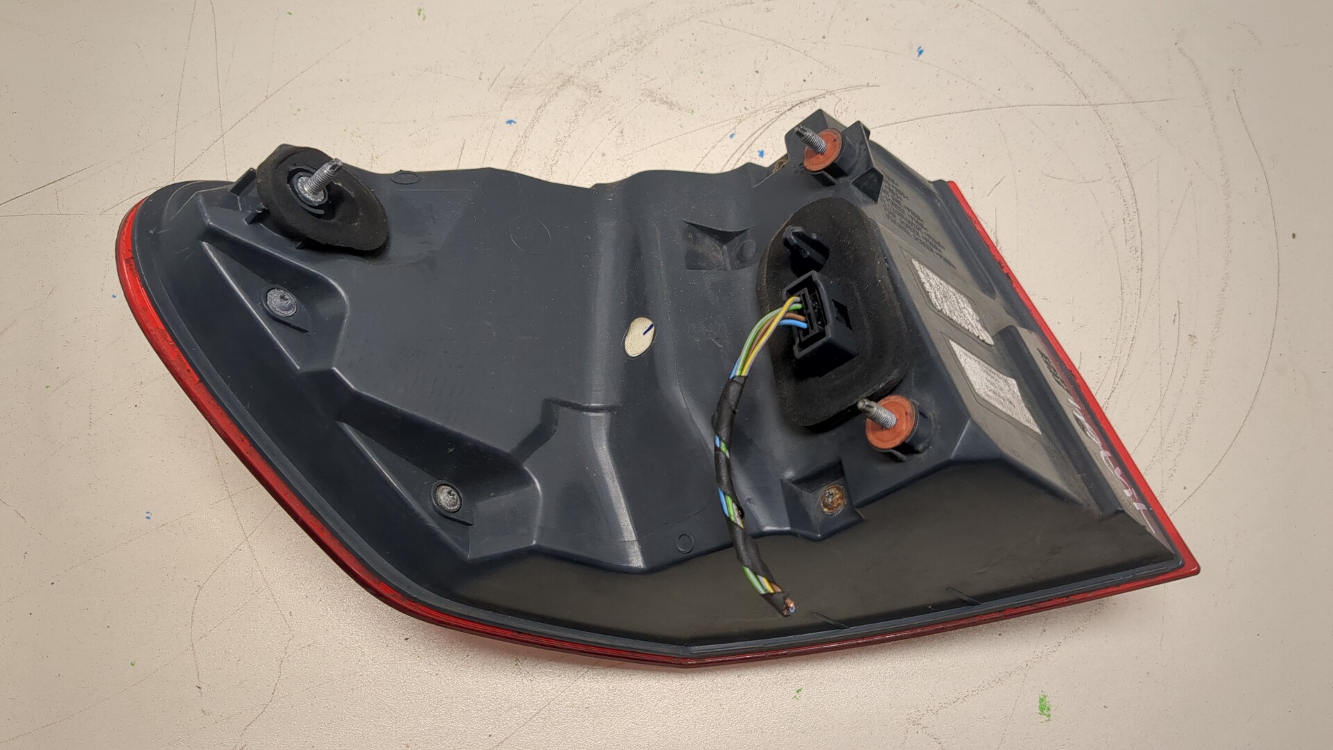 Фонарь задний правый