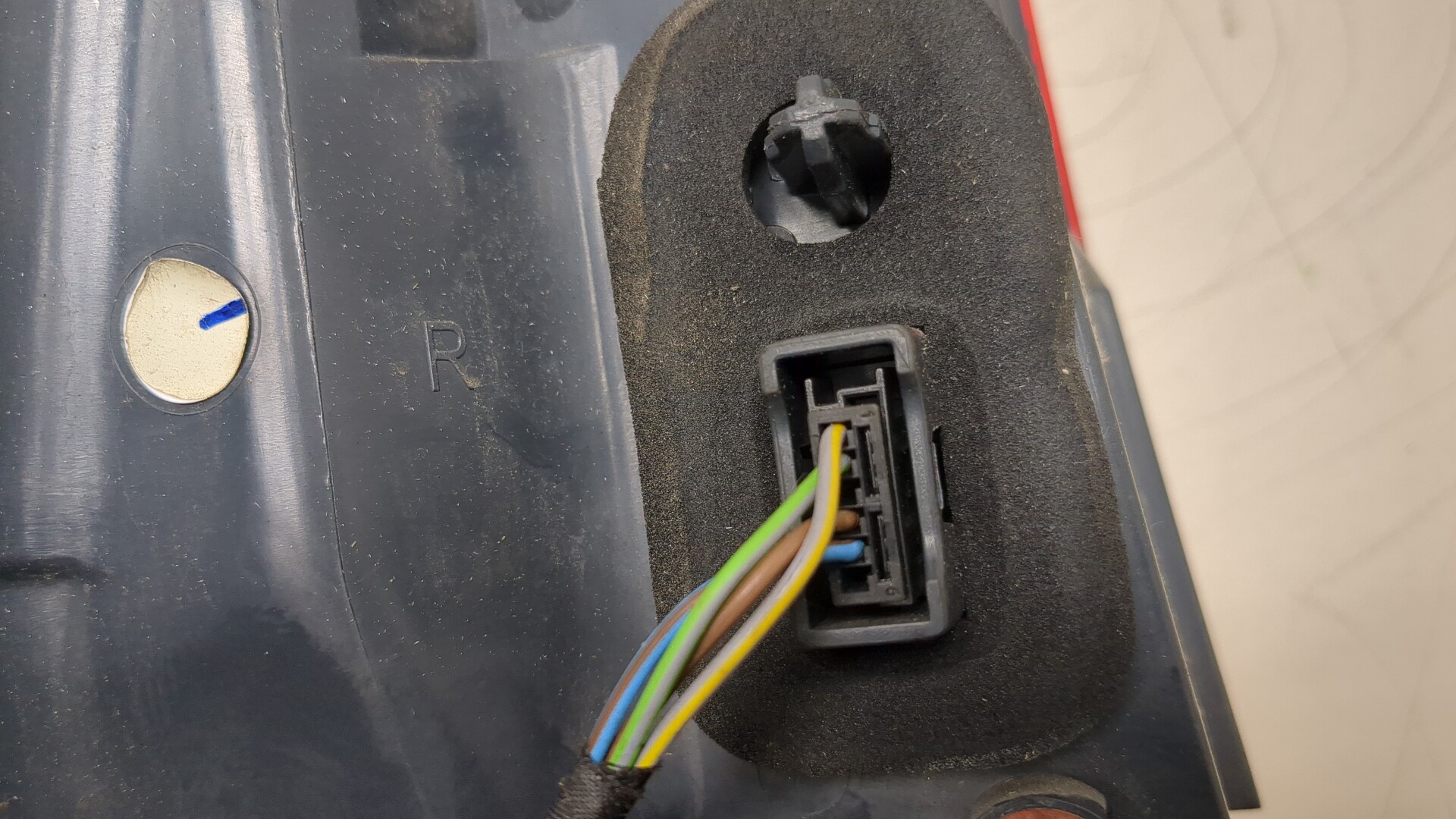 Фонарь задний правый