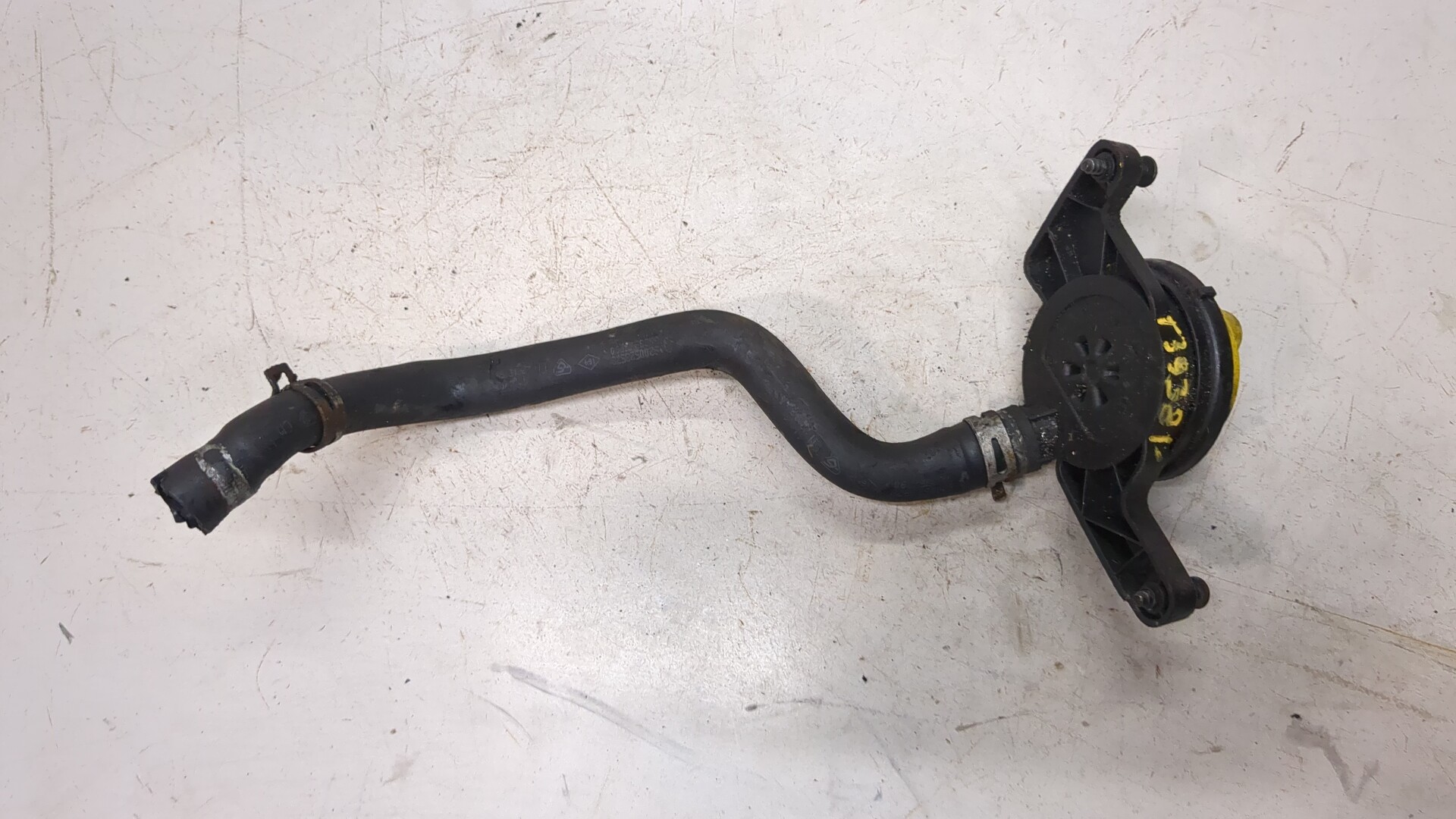 Маслозаливная горловина