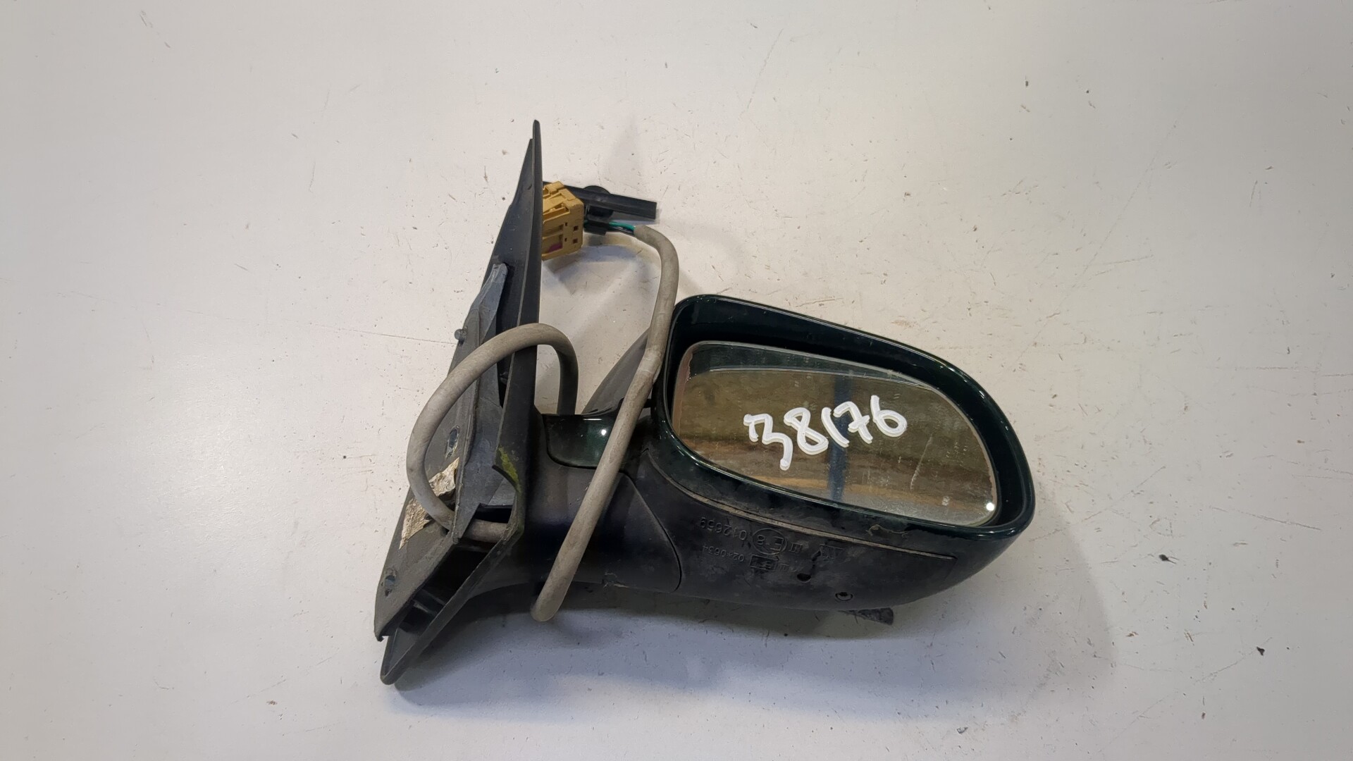 Зеркало правое электрическое