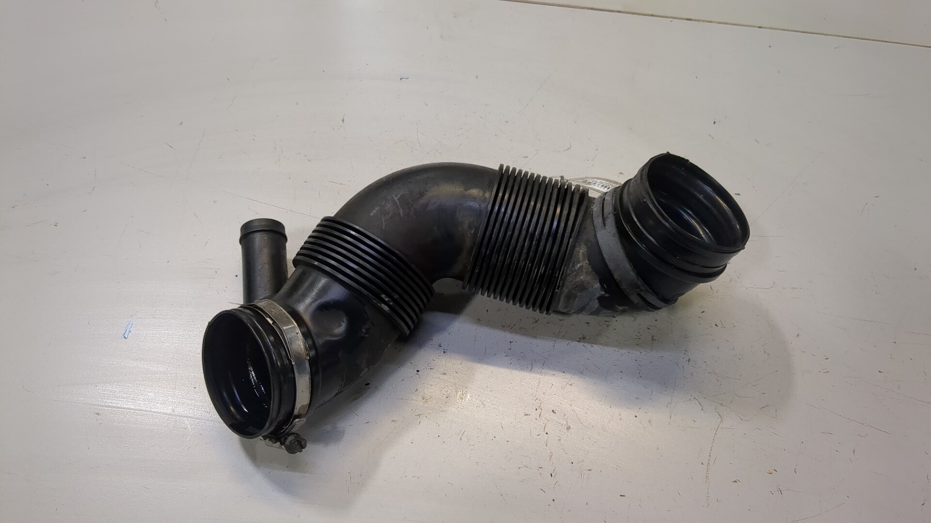 Патрубок воздушного фильтра