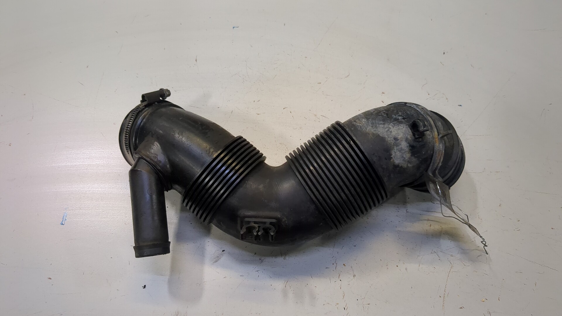 Патрубок воздушного фильтра