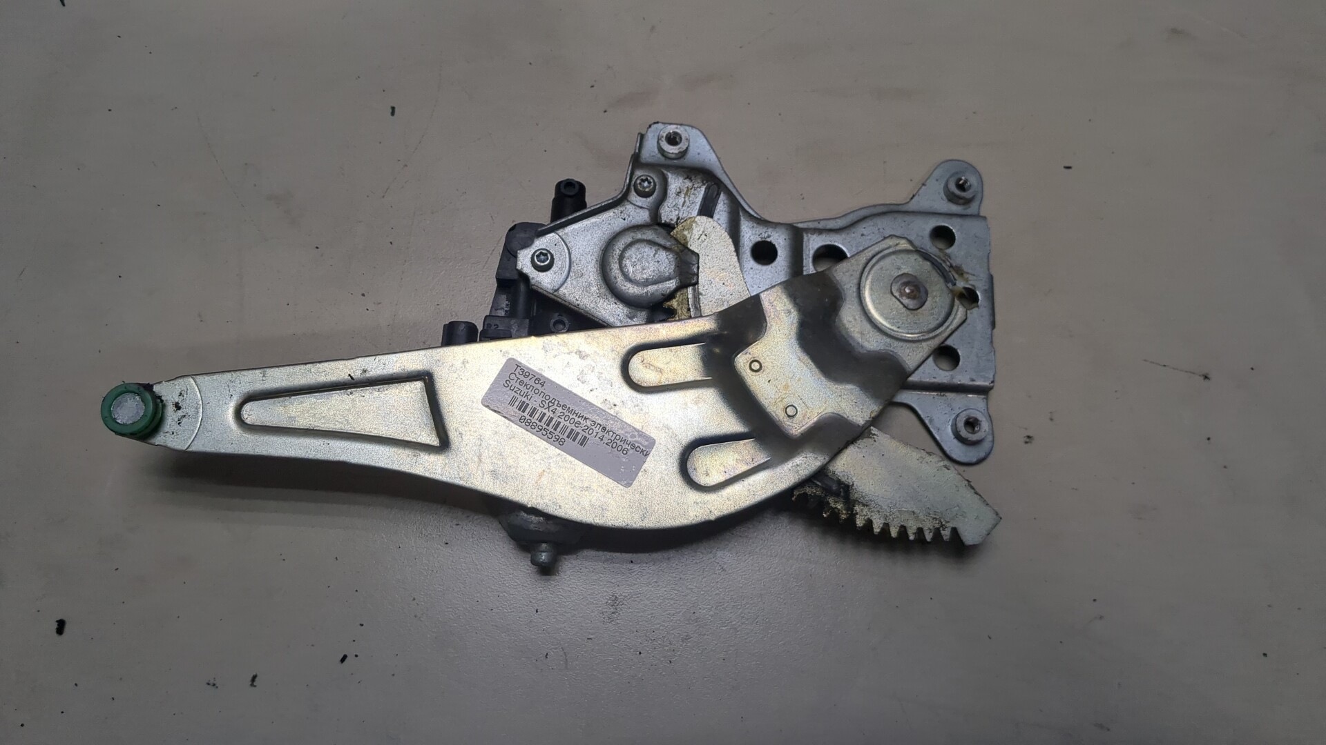 Стеклоподъемник электр. задний правый