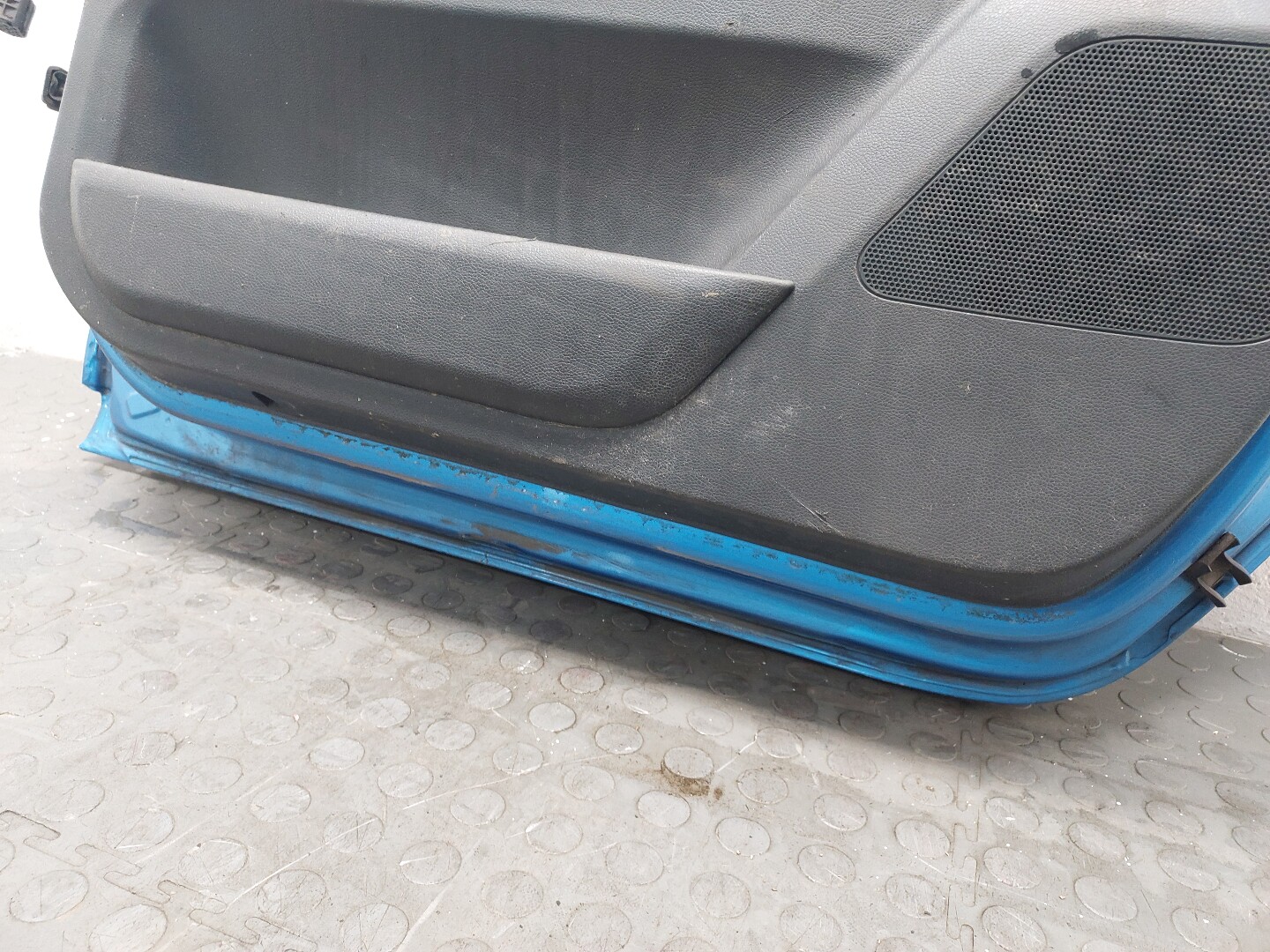 Дверь задняя правая