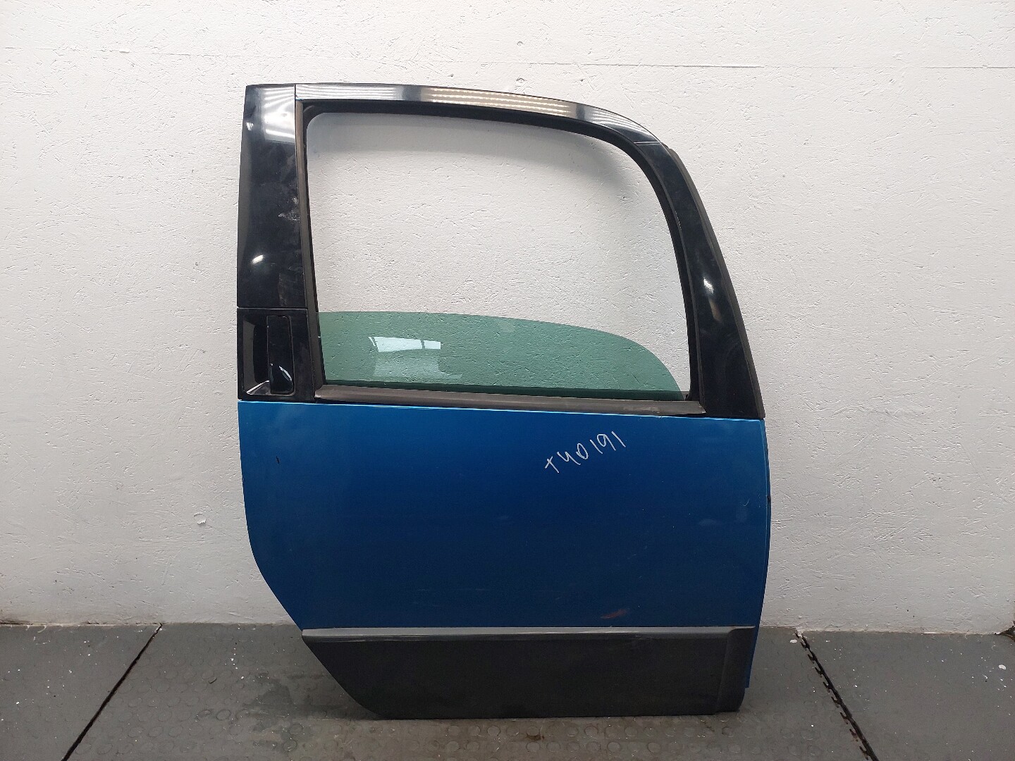 Дверь задняя правая