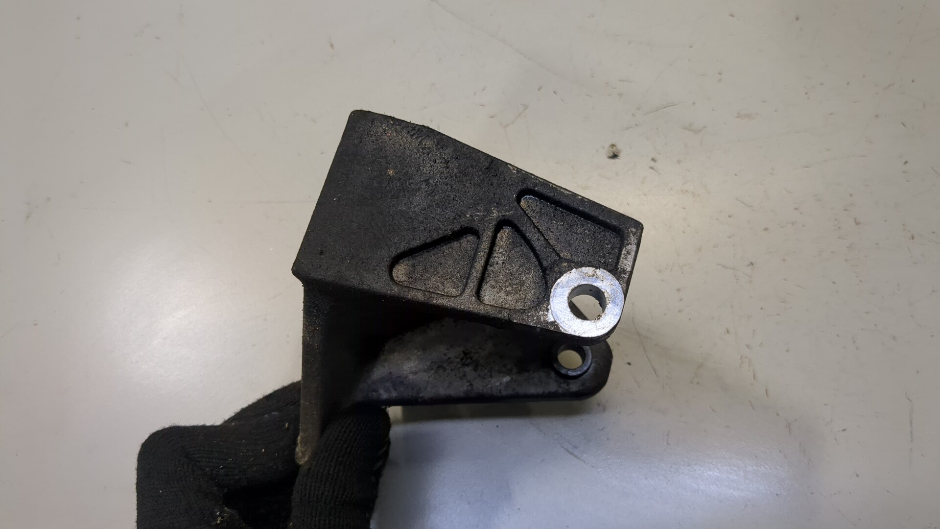 Кронштейн ГУР