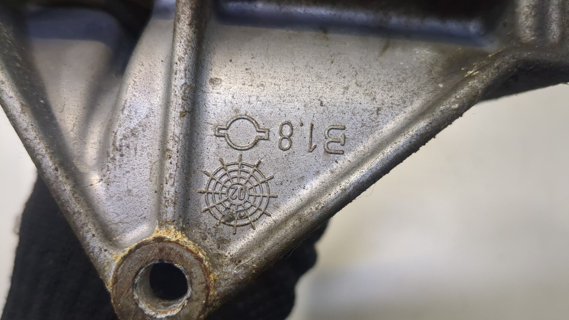 Кронштейн ГУР