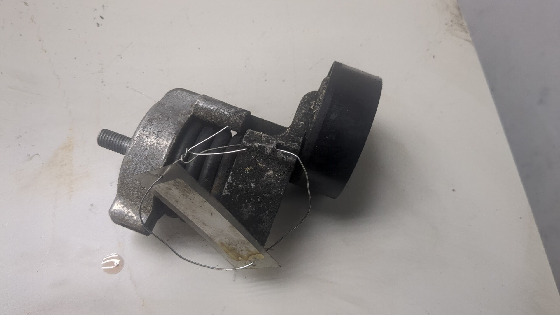 Натяжитель ремня