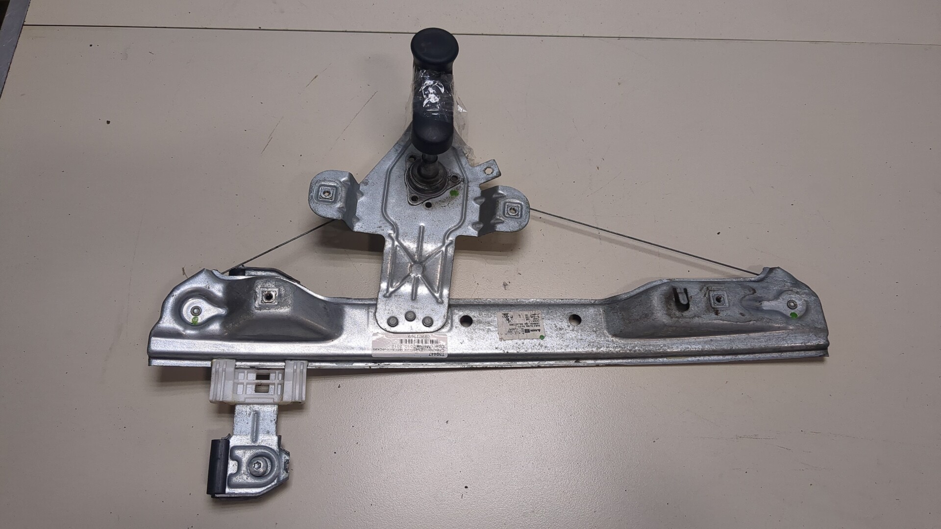 Стеклоподъемник механ. задний левый