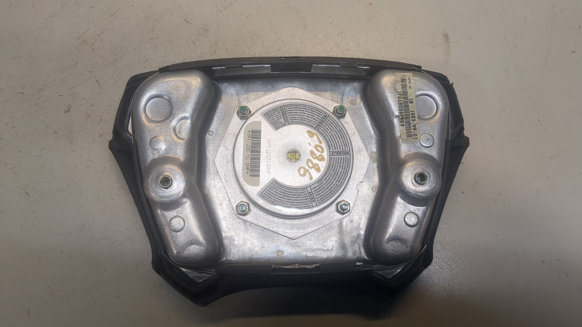 Подушка безопасности в рулевое колесо