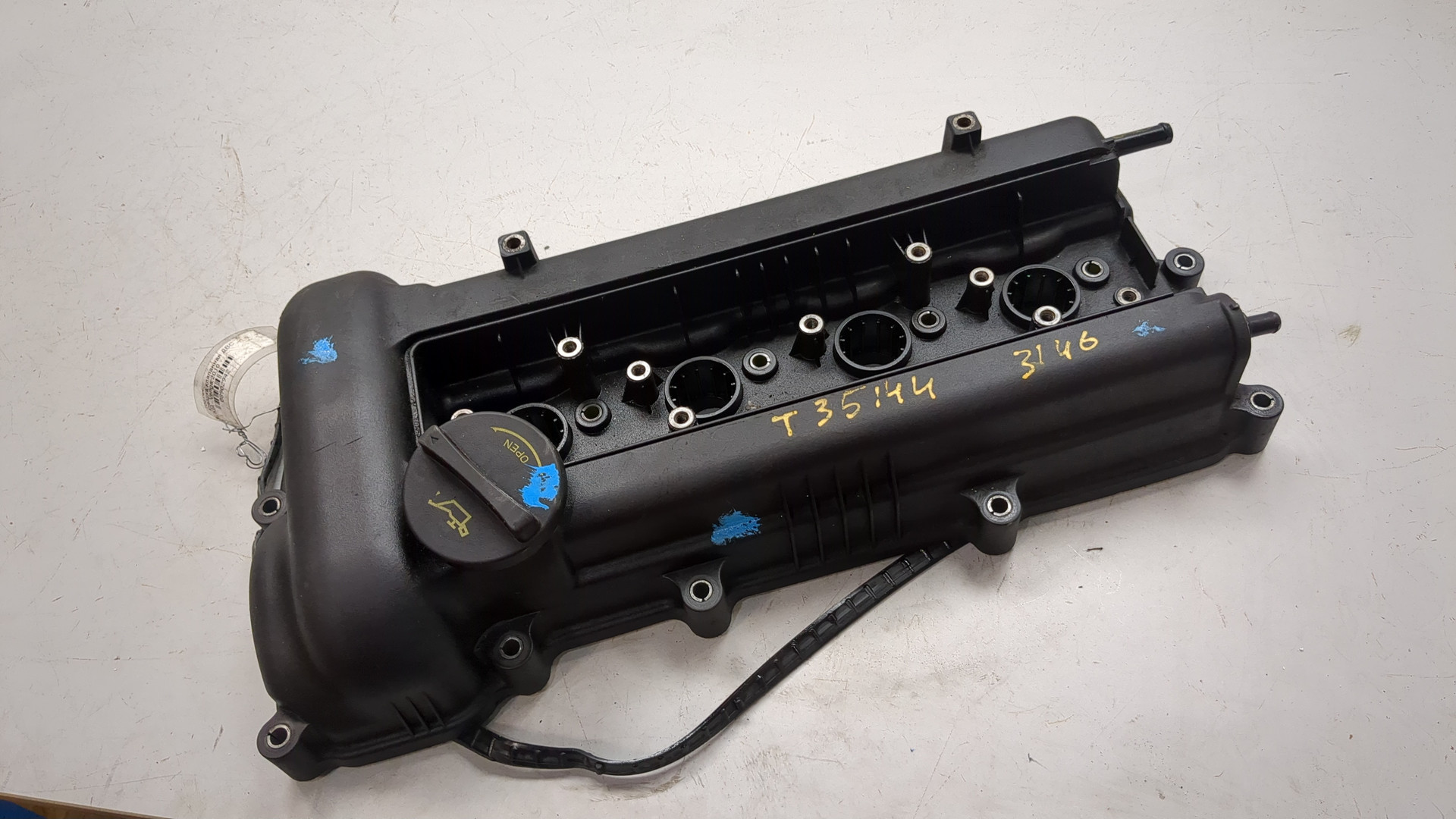 Крышка клапанная ГБЦ