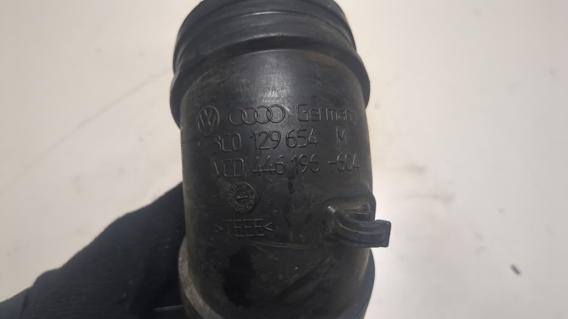 Патрубок воздушного фильтра